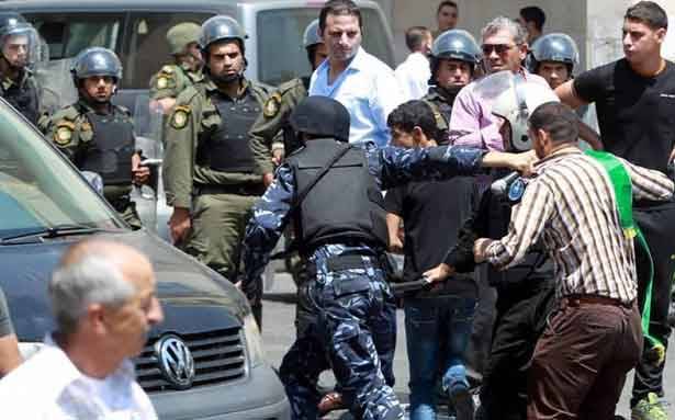 الأمن الفلسطيني يعتقل أنصار دحلان وقوات العدو تقتحم مُخيّماً وبلدة