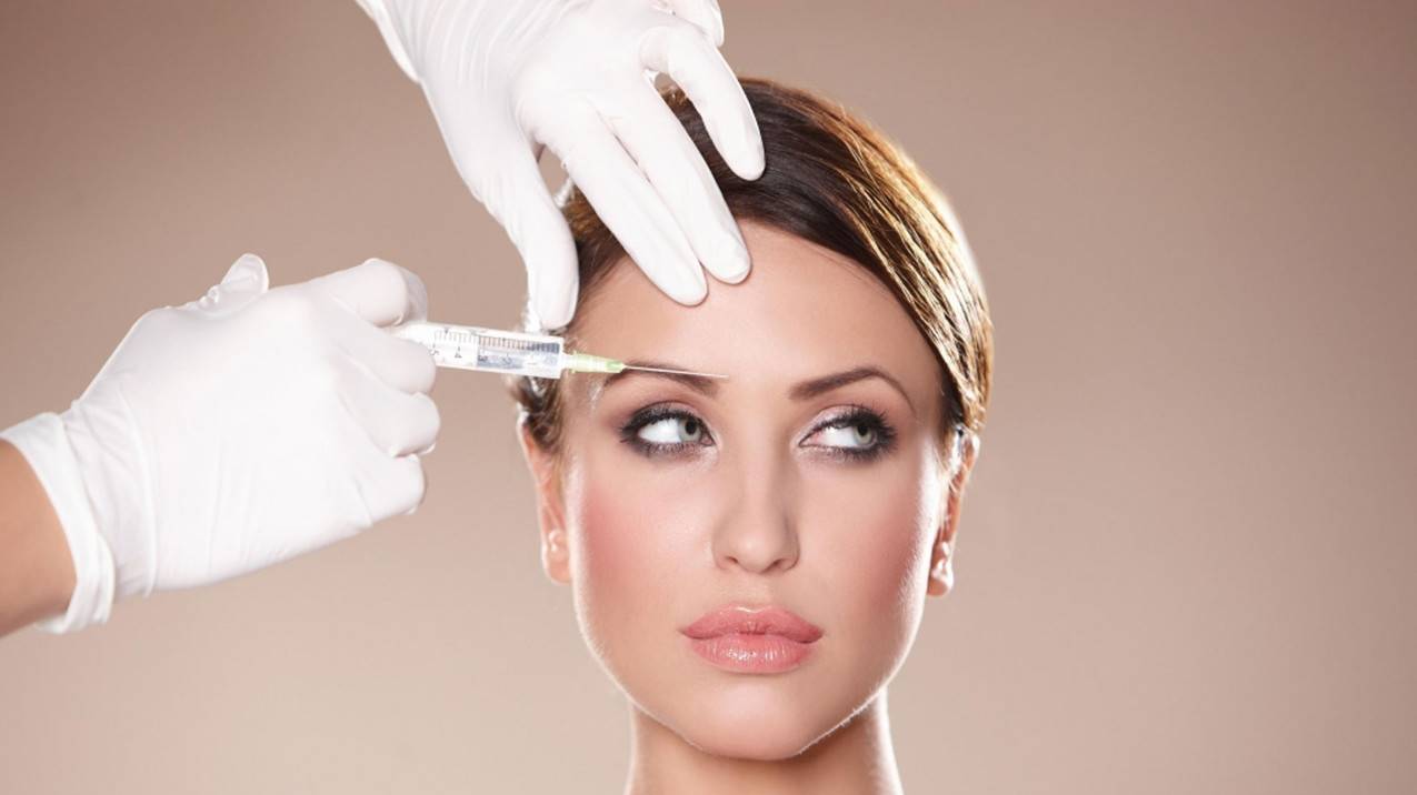 هل يجدر التفكير بعمليات التجميل قبل سن الثلاثين؟!