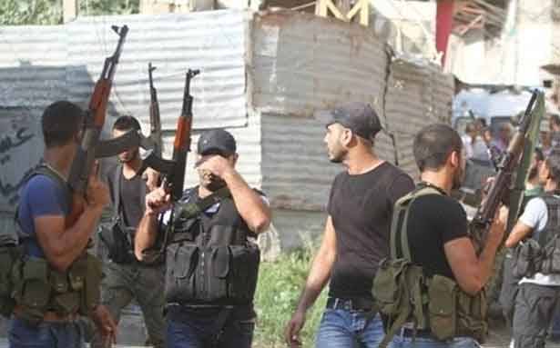 رسائل ناريّة من «المتشددّين» للقيادتين الفلسطينية واللبنانية