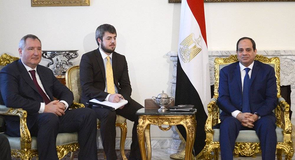 تفاصيل لقاء السيسي بنائب رئيس الوزراء الروسي للصناعات الدفاعية
