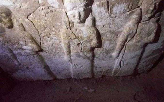 لم يمسسه بشرٌ منذ 2600 عام، وفشل العلماء في الوصول إليه.. اكتشاف قصرٍ بالصدفة تحت قبر فجَّره داعش!