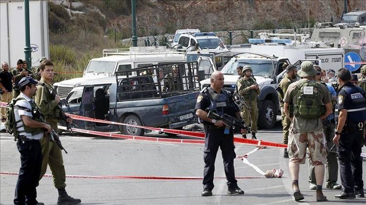 مستوطن يقتل شابا فلسطينيا جنوب الخليل