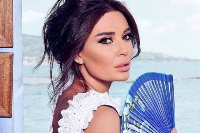 أخيراً سيرين عبد النور تنشر صورة ابنتها تاليا... هل تشبهها؟