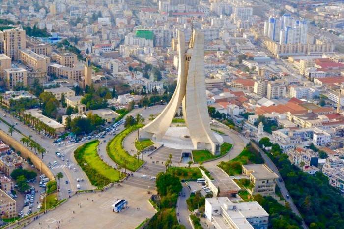 الجزائر تحدد هوية منفذ الهجوم الانتحاري الفاشل على مركز للشرطة في قسنطينة
