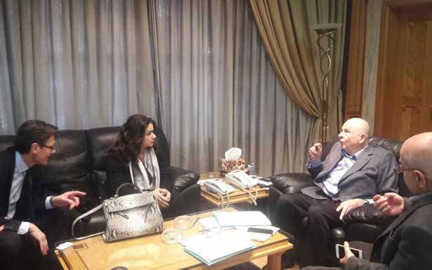 كبارة عرض وسفيرة أميركا تأشيرات النزوح
واطلع على مطالب مياومي الكهرباء
