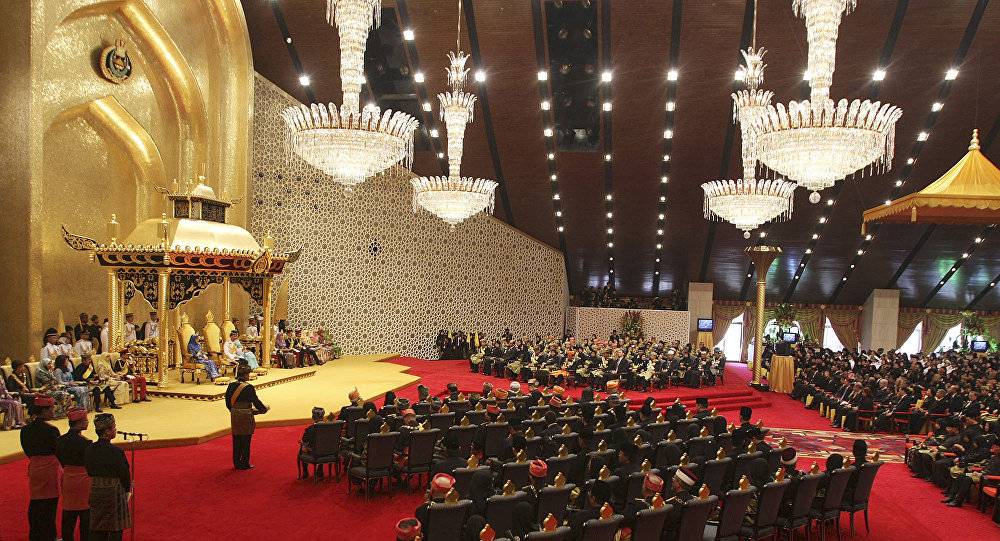 لديها أفخم قصر رئاسي في العالم...تعرف على أغنى دولة إسلامية زارها ملك السعودية
