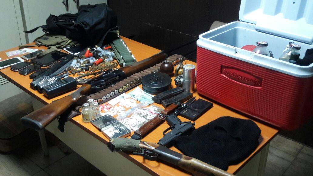 مطلوب خطير في قبضة مفرزة قوى الأمن.. وهذا ما ضبط في منزله