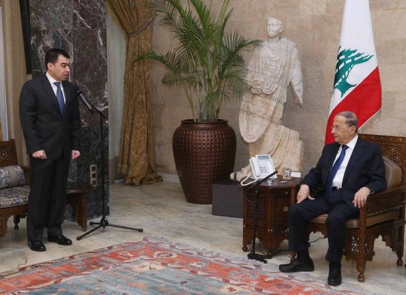 عون إستقبل أبي خليل يرافقه الفريق الإستشاري في الوزارة