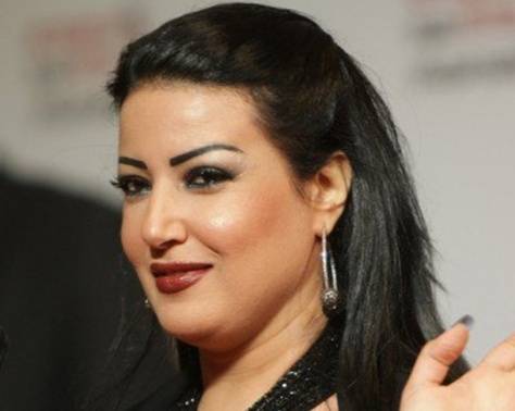 بالفيديو: سمية الخشاب تعاكس شبيه حسين فهمي.. وهكذا طردها!