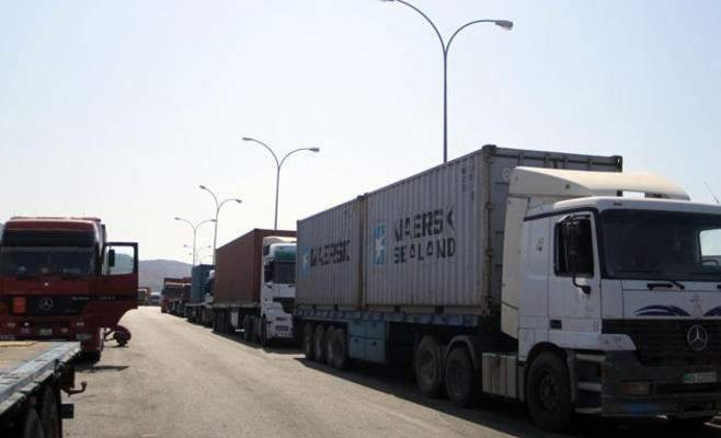 سائقو شاحنات الجنوب يطالبون بالسماح لهم بالعمل بحرية