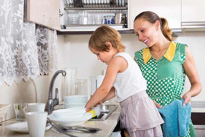 هكذا تعوّدين طفلك على التحلّي بالمزيد من المسؤولية