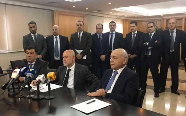 فنيانوس وقع اتفاقيّة توسيع المطار
من 6 ملايين الى 12 مليوناً.. وأكثر