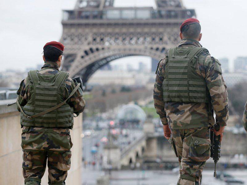 توجيه تهمة الارهاب إلى 4 من عائلة واحدة في فرنسا