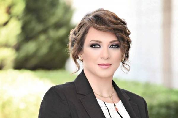بالصورة: تكريم سلاف فواخرجي بجائزة فاتن حمامة !