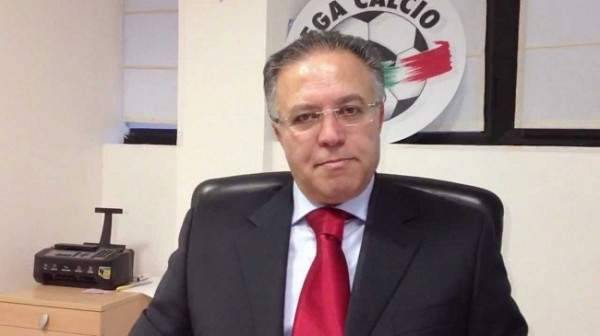 هكذا كانت ردة فعل المعلّق الرياضي بعد استخدام صوته في كليب كلينك وخليفة!