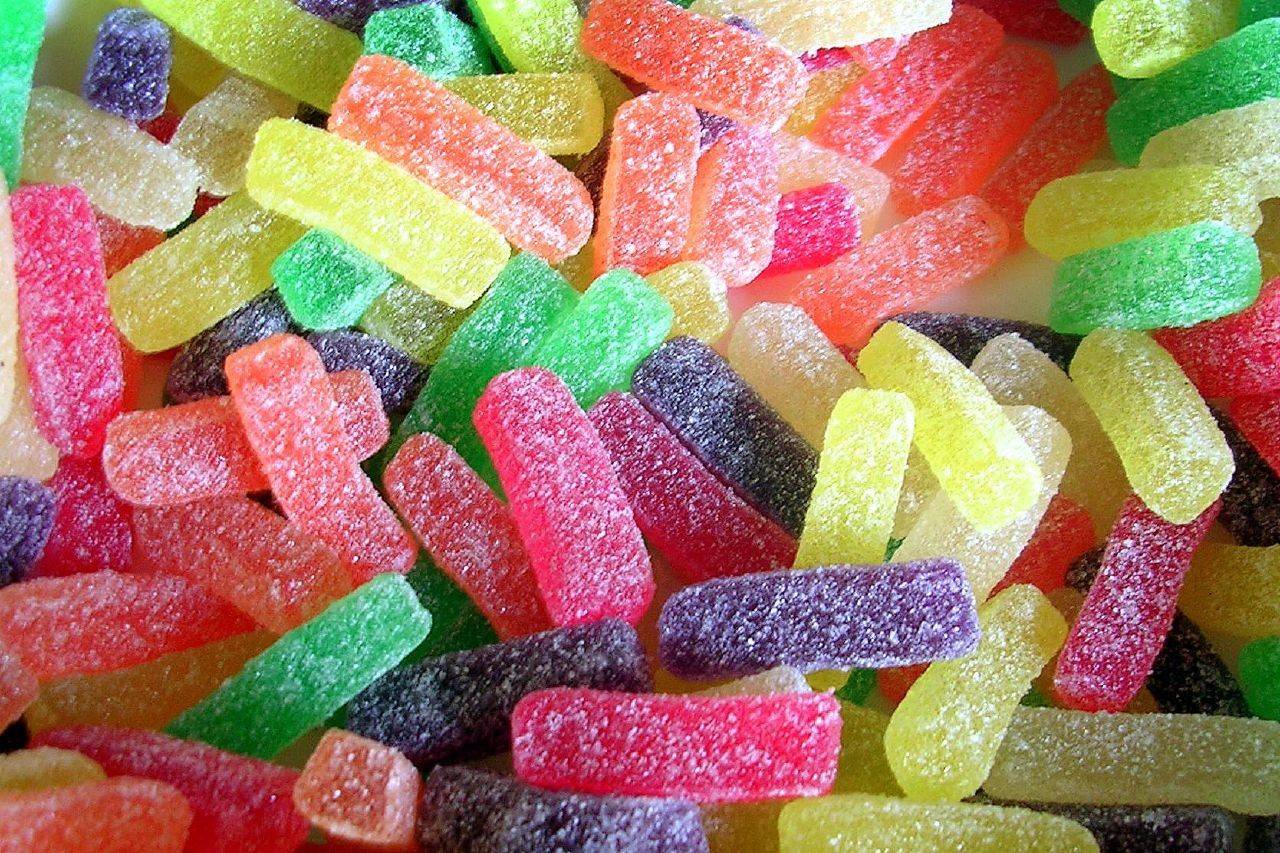 4 طرق ناجحة لكبح اشتهاء السكريات والحلوى