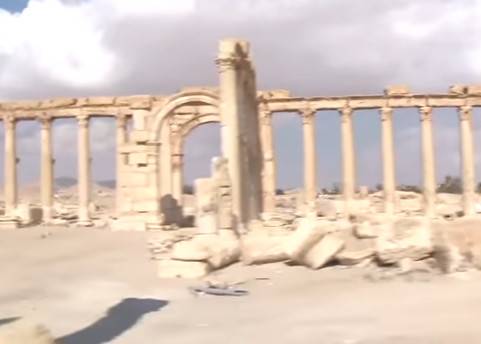 بالفيديو: شاهد كيف أصبحت قلعة تدمر بعد هزيمة داعش وطرده منها