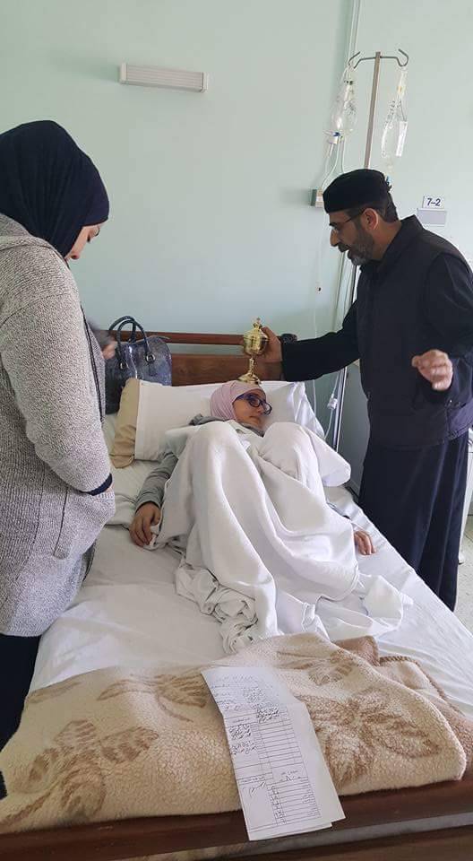 حصل في لبنان: بارك الكاهن الطفلة المسيحية، والتفت فرأى طفلة مسلمة غصت بالبكاء وخجلت أن تطلب الصلاة الصلاة والبركة… وهذا ما حصل!