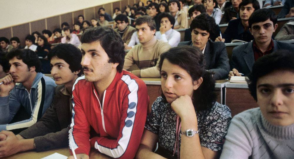 السفارة السعودية بالقاهرة تنفي ابتعاث 2000 طالب إلى مصر للدراسة