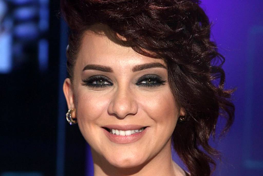 بالفيديو: سلاف فواخرجي تكشف سبب ابتعادها عن الساحة الفنية!