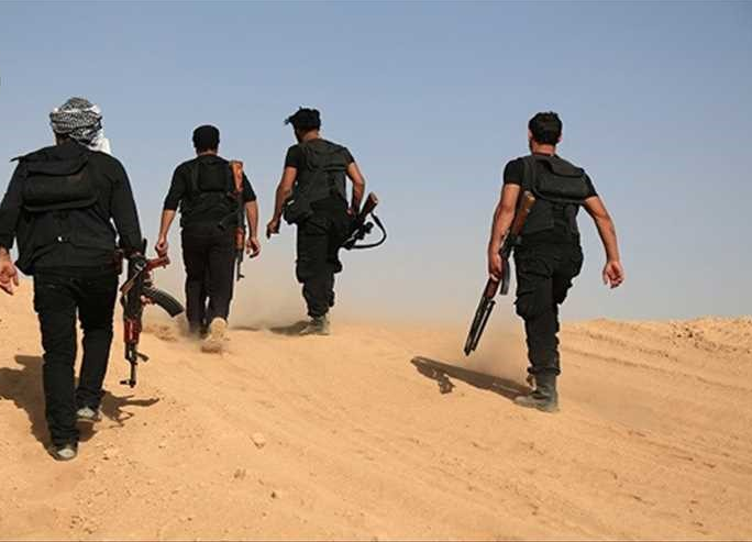 قادة "داعش" يفرّون من الرقة .. الى أين؟!