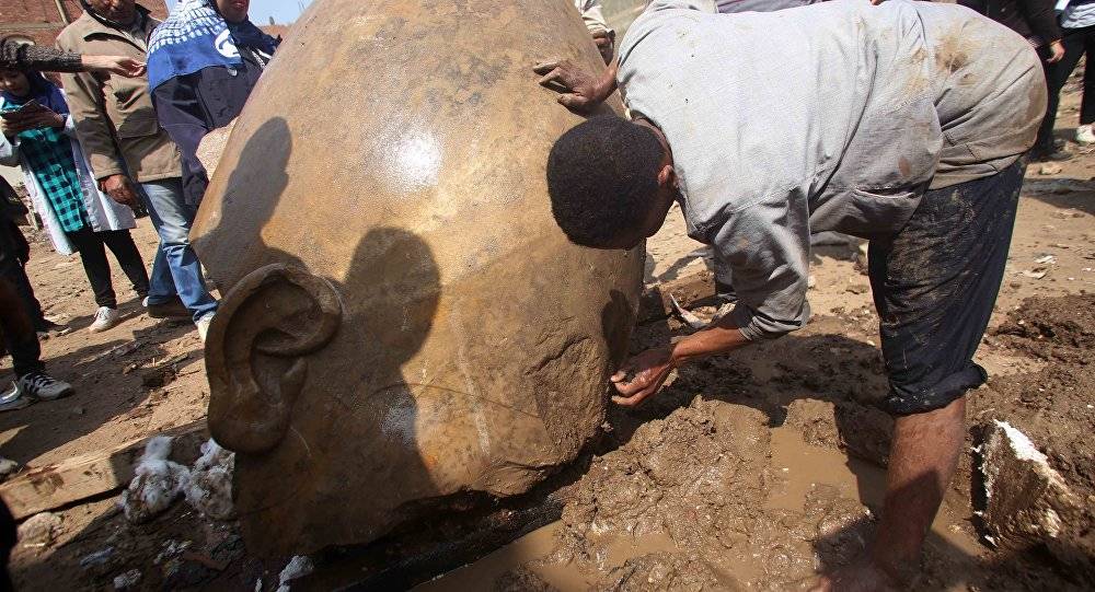 بالصور...حقيقة الملكين الفرعونيين الذين ظهرا في مصر اليوم