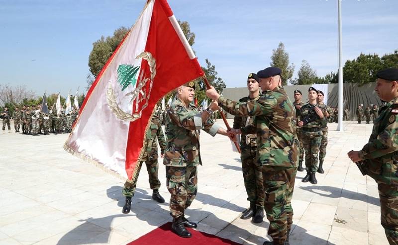 تسليم وتسلم في قيادة الجيش عون: سأعمل لتبقى المؤسسة الضمانة لحماية وحدة لبنان قهوجي: واثق ان القيادة ستكون في يد أمينة