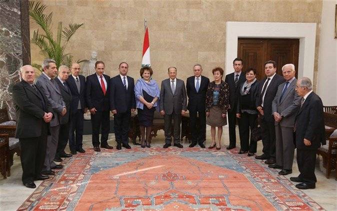 الرئيس عون يستمع الى مطالب اصحاب الحقوق في وسط بيروت التجاري