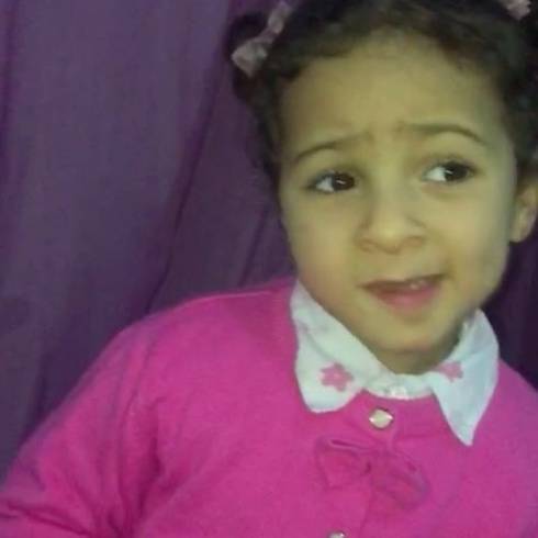 فيديو حقق 166 ألف مشاهدة - أصغر معجبات شيرين تؤدي أغنيتها بطلاقة وتُشعل إنستغرام!
