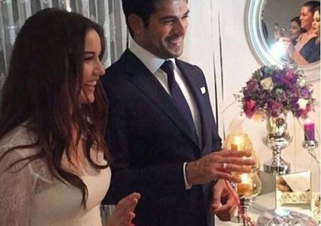 شاهدوا الصور الأولى من حفل خطوبة بوراك أوزجيفيت وفخرية إفجان مع أهلها