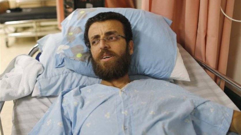 الصحافي الفلسطيني محمد القيق ينهي إضرابه عن الطعام؟!