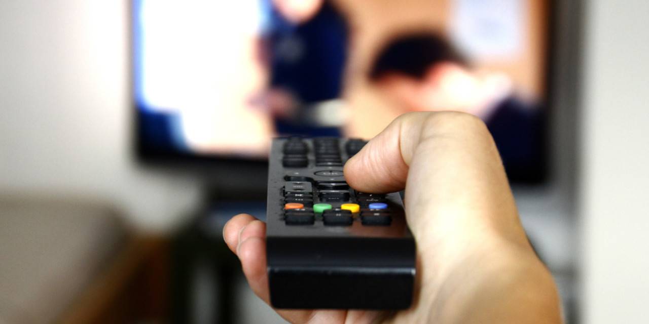 التلفزيون أسوأ على أطفال الفقراء.. هذا ما يفعله بهم!