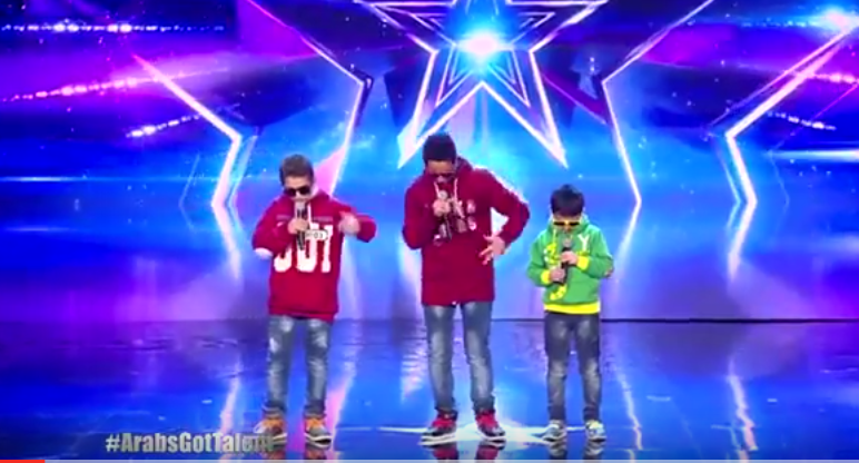 بالفيديو: ثلاث اطفال سورين يبكون لجنة arabs got talent  في الحلقة الأولى!