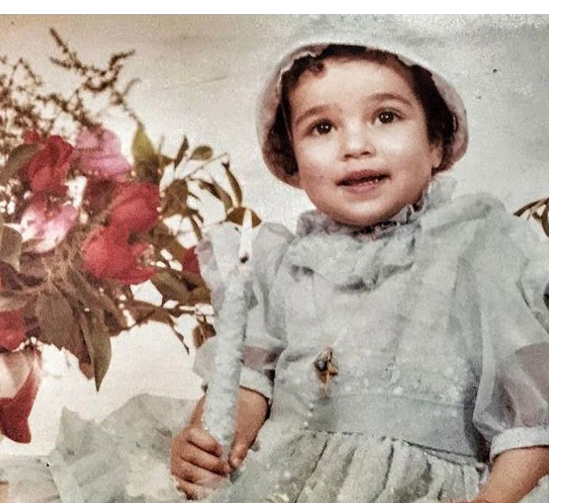 خمنوا هذه الطفلة أي ملكة جمال وممثلة محبوبة أصبحت!