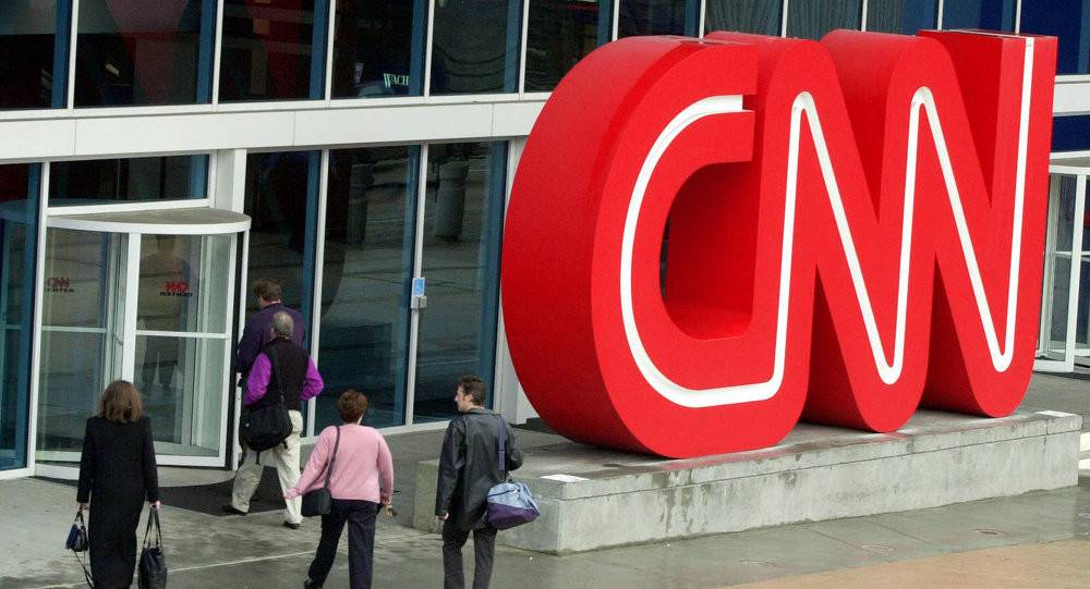 بالفيديو.. مذيع CNN يأكل قطعة من مخ إنسان متوفي!