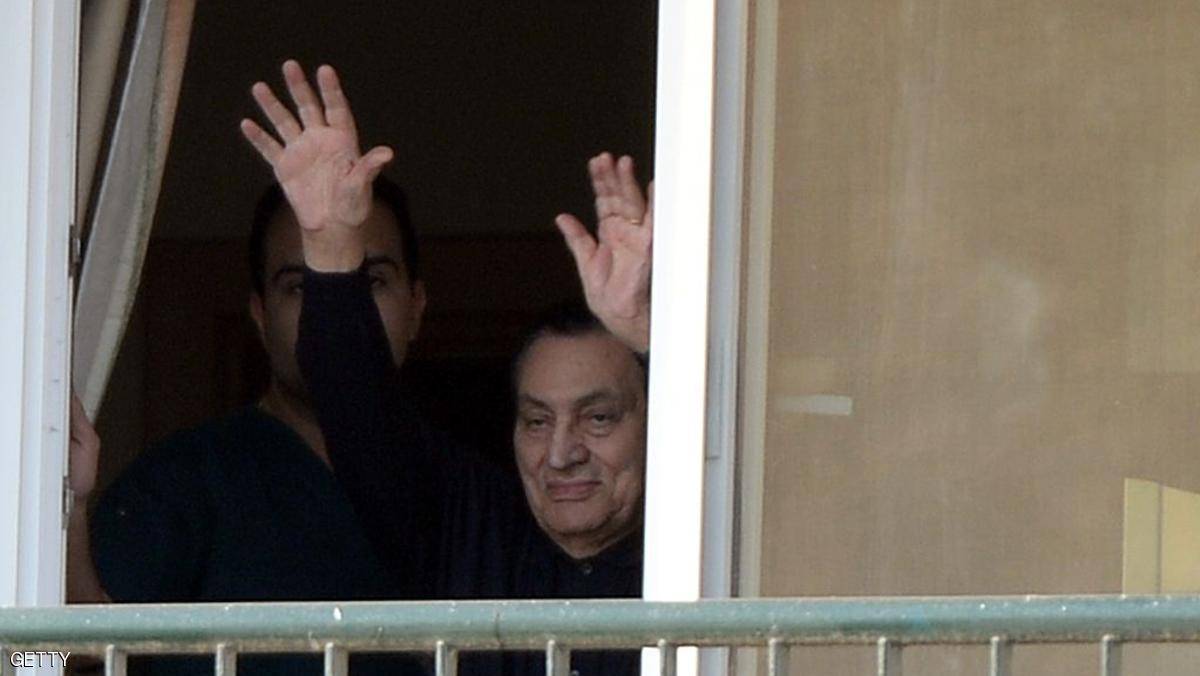 محامي مبارك: رئيس مصر الأسبق يعود إلى منزله خلال ساعات