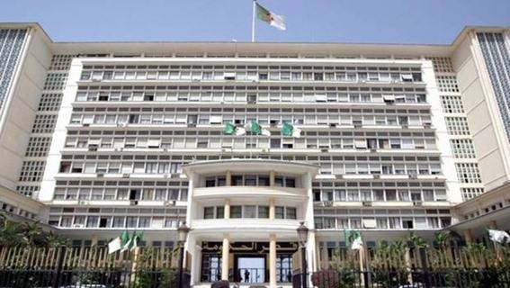 الداخلية الجزائرية تعلن شطب أكثر من نصف مليون شخص من قوائم الناخبين
