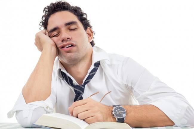 ما هي أسباب النعاس المستمر؟