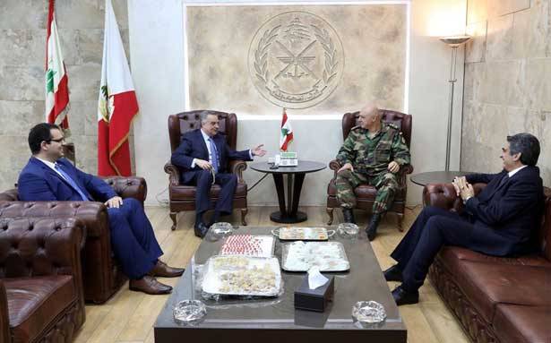 زار بعبدا والتقى قائد الجيش مُهنئاً
إرسلان : لا نقبل بأيّ مشروع قانون
يُعرّض العيش المشترك الى الإنقسام