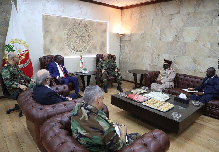قائد الجيش عرض ووزير الدفاع الغاني سيل التعاون واستقبل ريتشارد وفتحعلي وعثمان