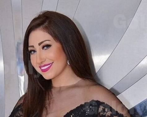 بالصور - بعد طلاقها بوسي ترتدي فستان الزفاف مجدداً.. شاهدوا كيف بدت!؟