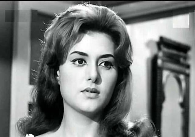 بالصور - زيجات ليلى طاهر 5 أم 7؟ اكتشفوا عدد زيجاتها الحقيقي وأسماء أزواجها