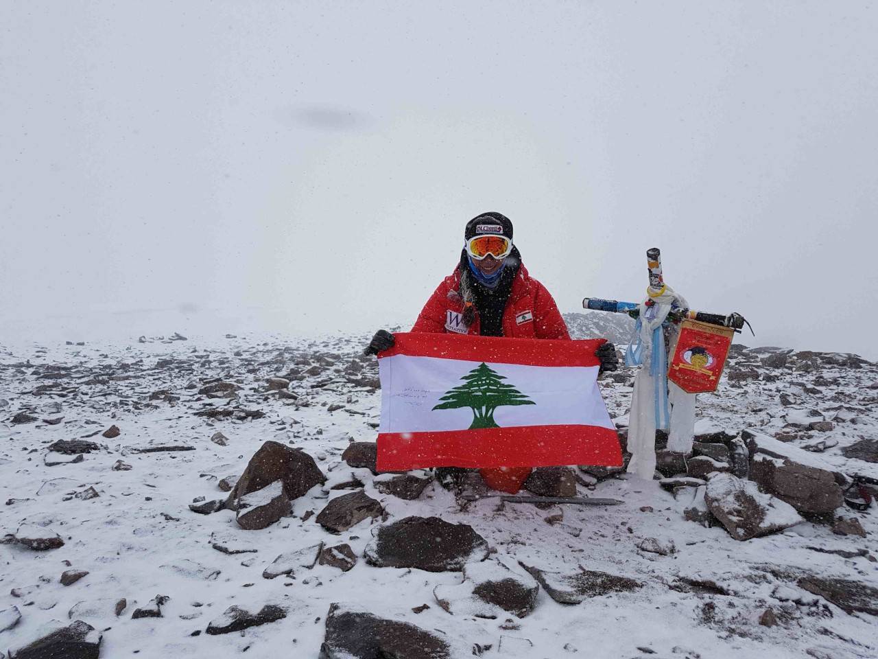 إنجازٌ فريد.. اللبنانية "جويس عزّام" على قمَّة جبل أكونكاغوا