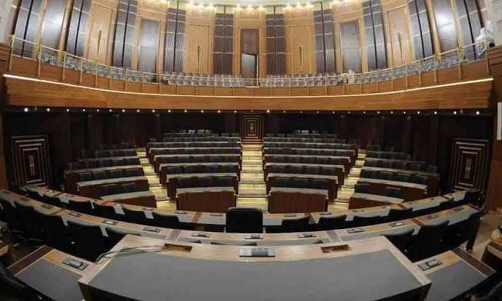 شحن طائفي ومصير الانتخابات معلق والسلسلة تواجه باعتصامات بالجملة