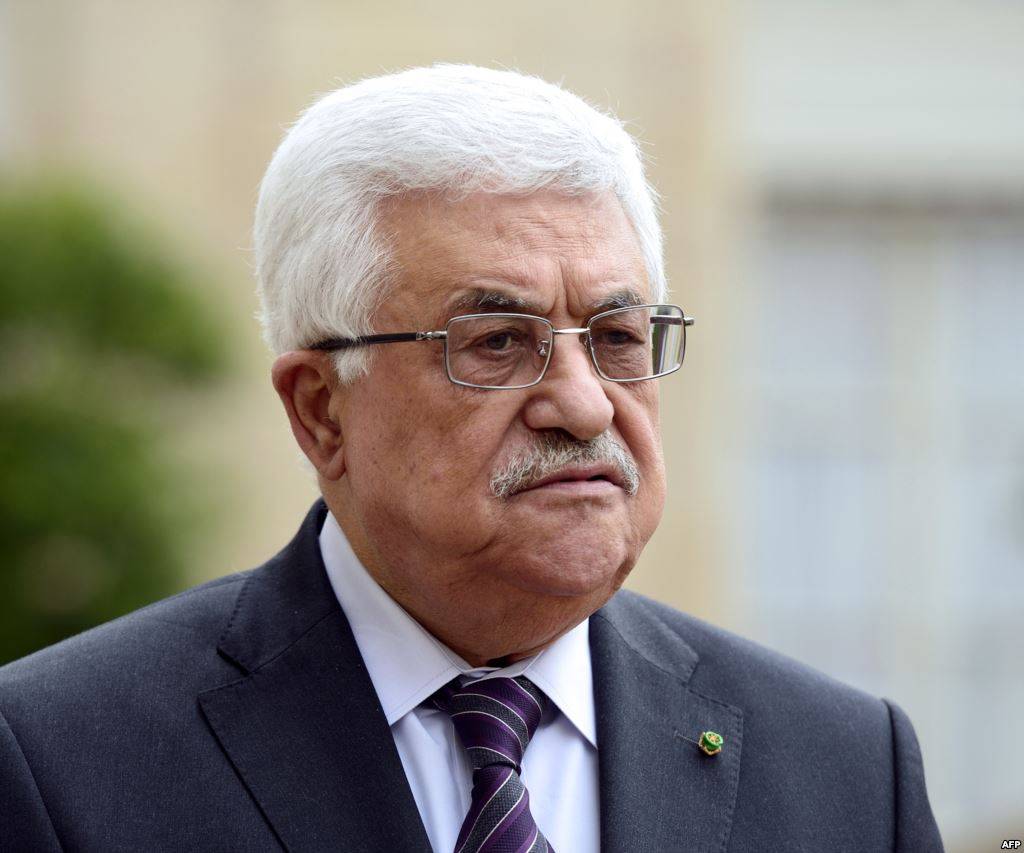64% من الفلسطينيين يرغبون باستقالة عباس