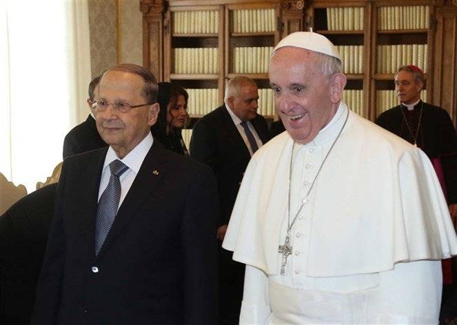 بالصورة: هدية الرئيس عون المميزة للبابا فرنسيس