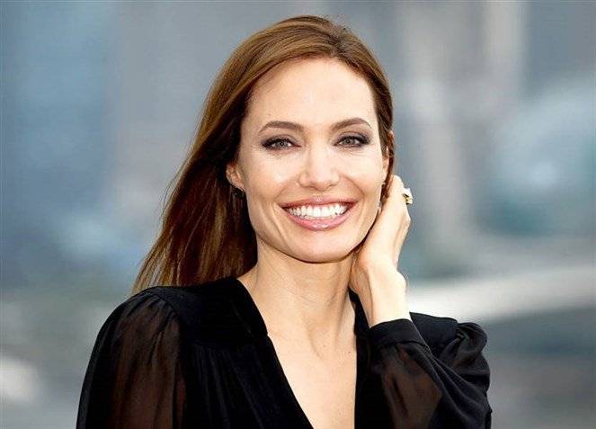 أنجلينا جولي تغار من امرأة لبنانية.. من هي؟!