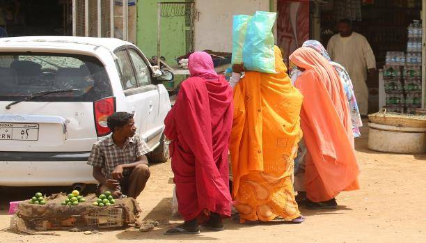 السودان: لجنة برلمانية ترفض مقترحاً للسماح بالزواج بدون وليّ