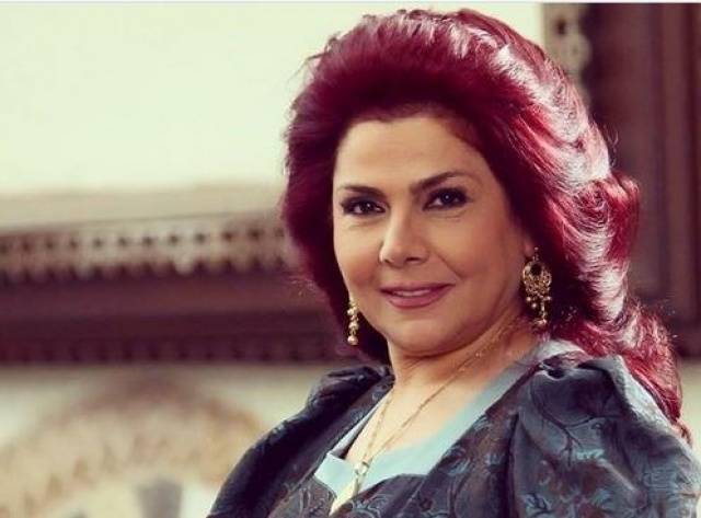 بالصور - ابن "ام عصام" يشعل مواقع التواصل بوسامته.. تعرفوا عليه!