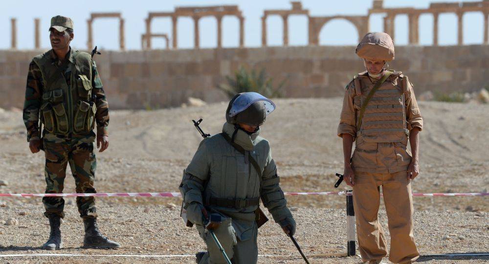 بالفيديو... خبراء الألغام الروس يبدؤون عملهم في تدمر